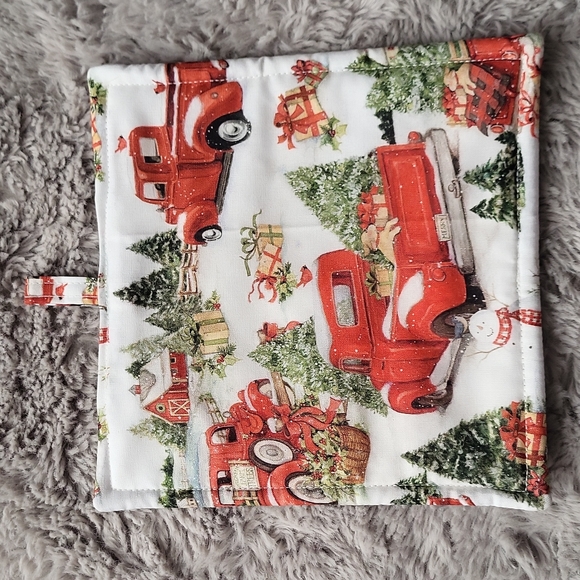 32.Handcrafted Holiday Hot Pad Snowman Red Truck Christmas Scene Kitchen Hot Pad